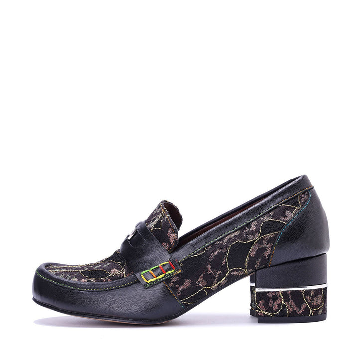 Sapatos confortáveis ​​de couro feitos à mão