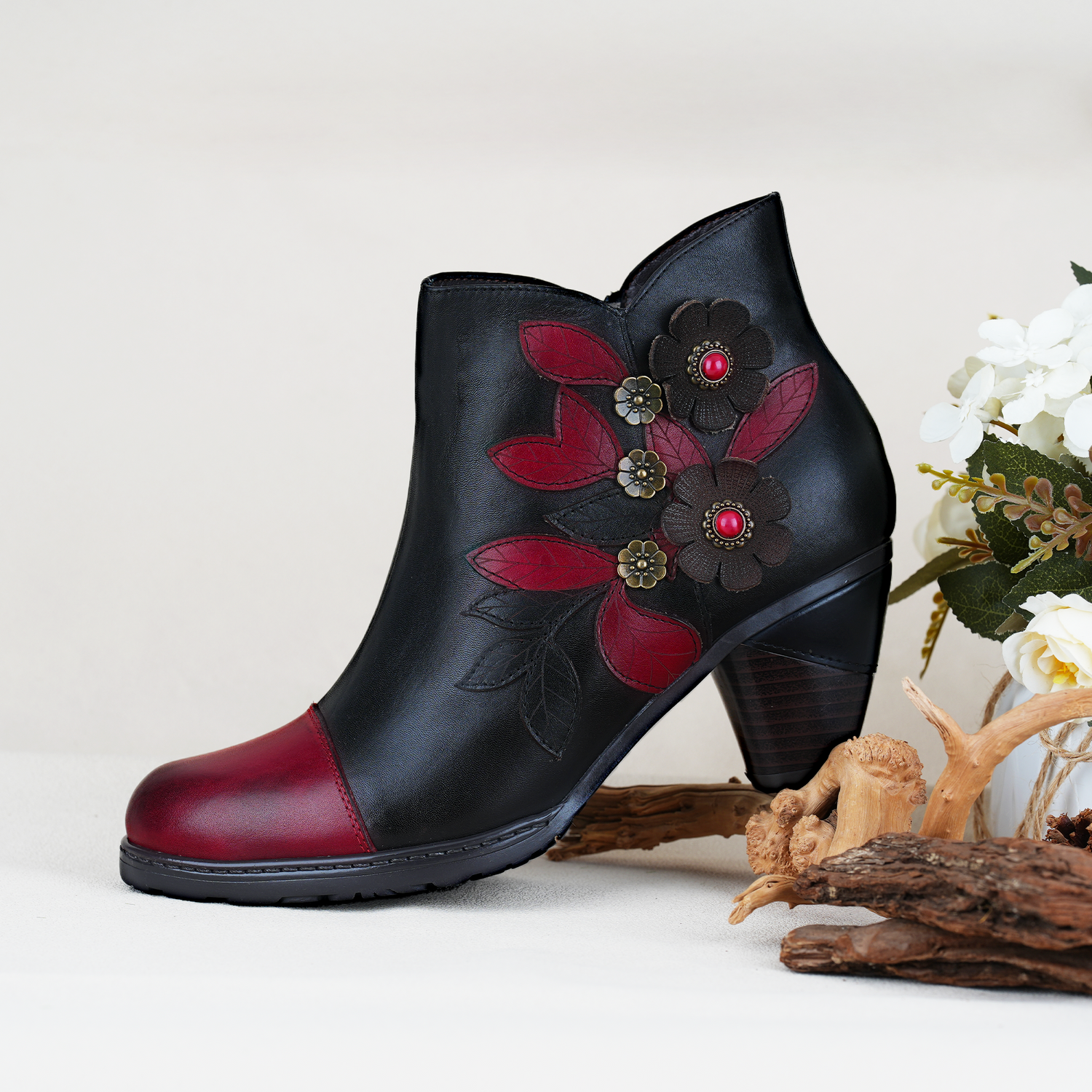 Stivali alla caviglia del fascino floreale boho retrò