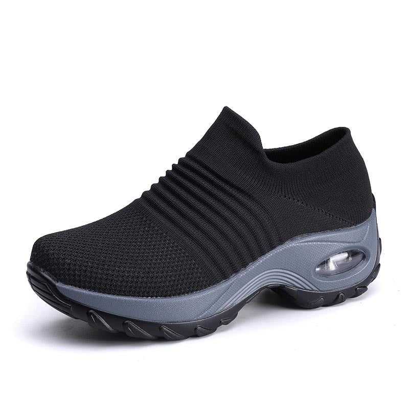 Casual breathable soft-soled woven shoes