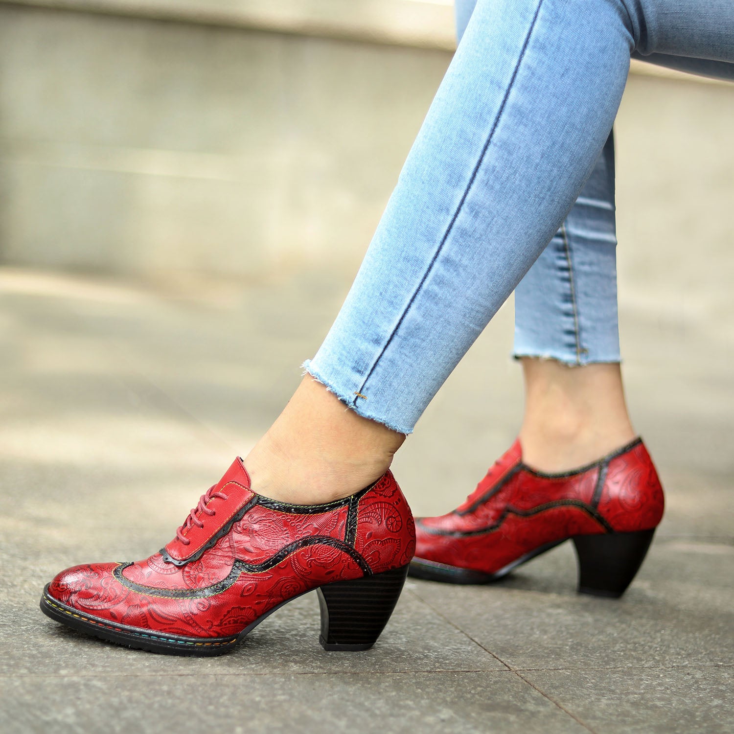 Retro Leather Hand-embossed Pumps