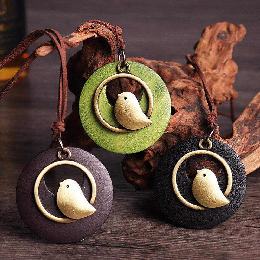 Metal Bird Shape Round Wood Pendant Necklace