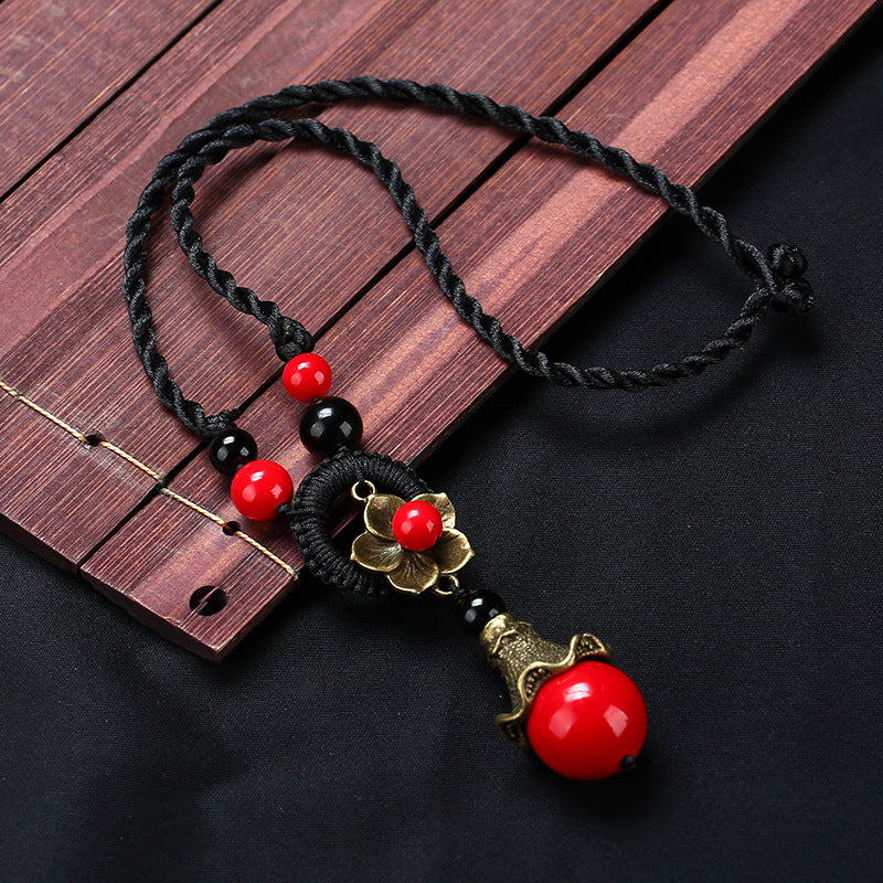 Collana di fascino rosso etnico