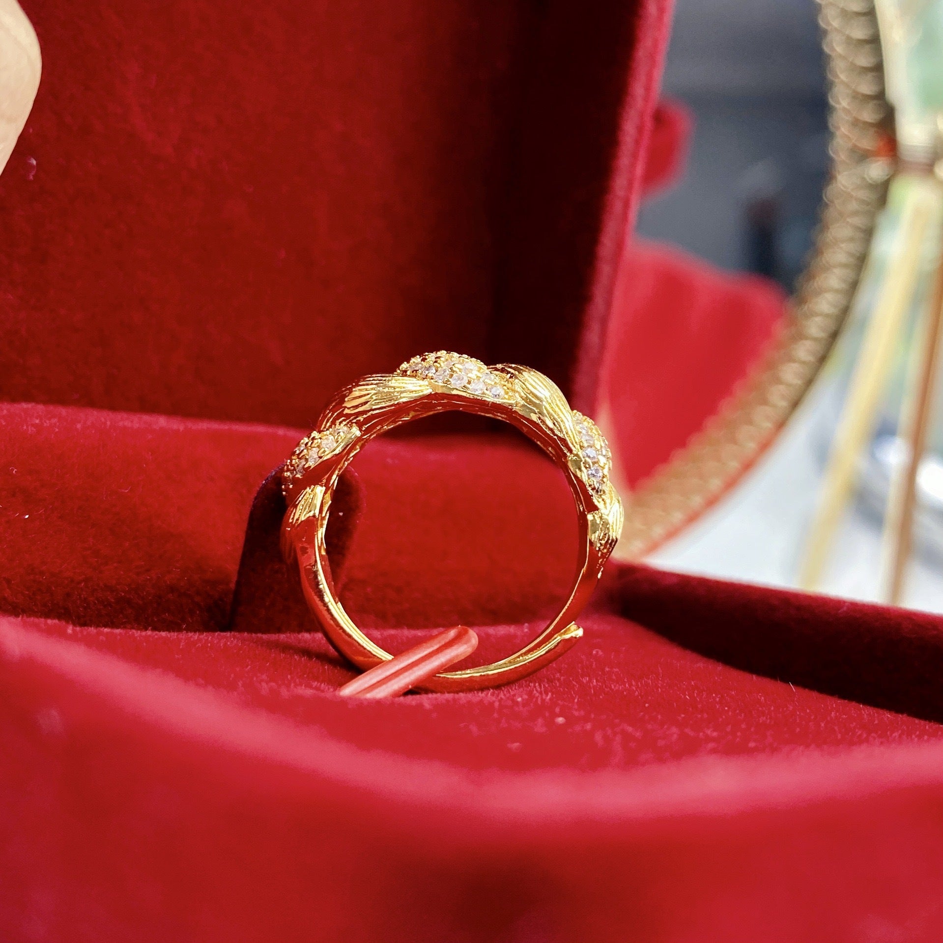 Vintage Enamel Twisted Ring