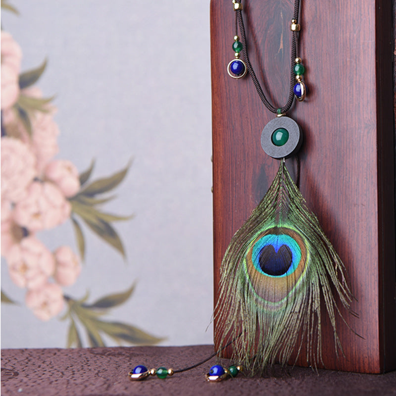 Fashionable Peacock Feather and Glass Pendant Necklace