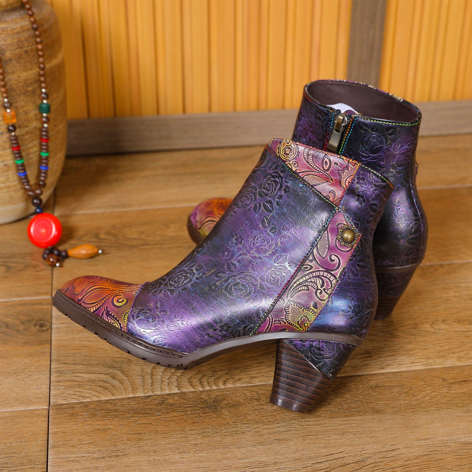 Retro handgefertigte Blumenstiefel mit Blumenstiefeln