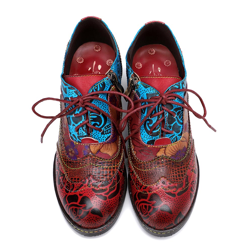 Motif floral épissant des chaussures confortables