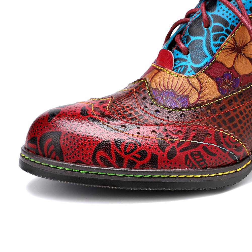 Motif floral épissant des chaussures confortables