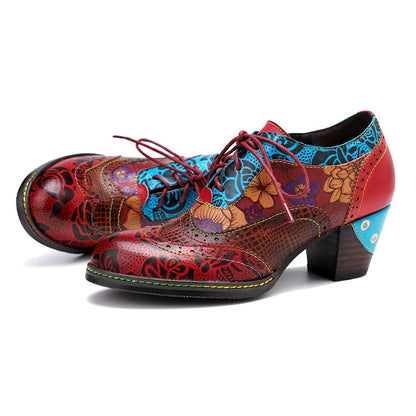 Motif floral épissant des chaussures confortables