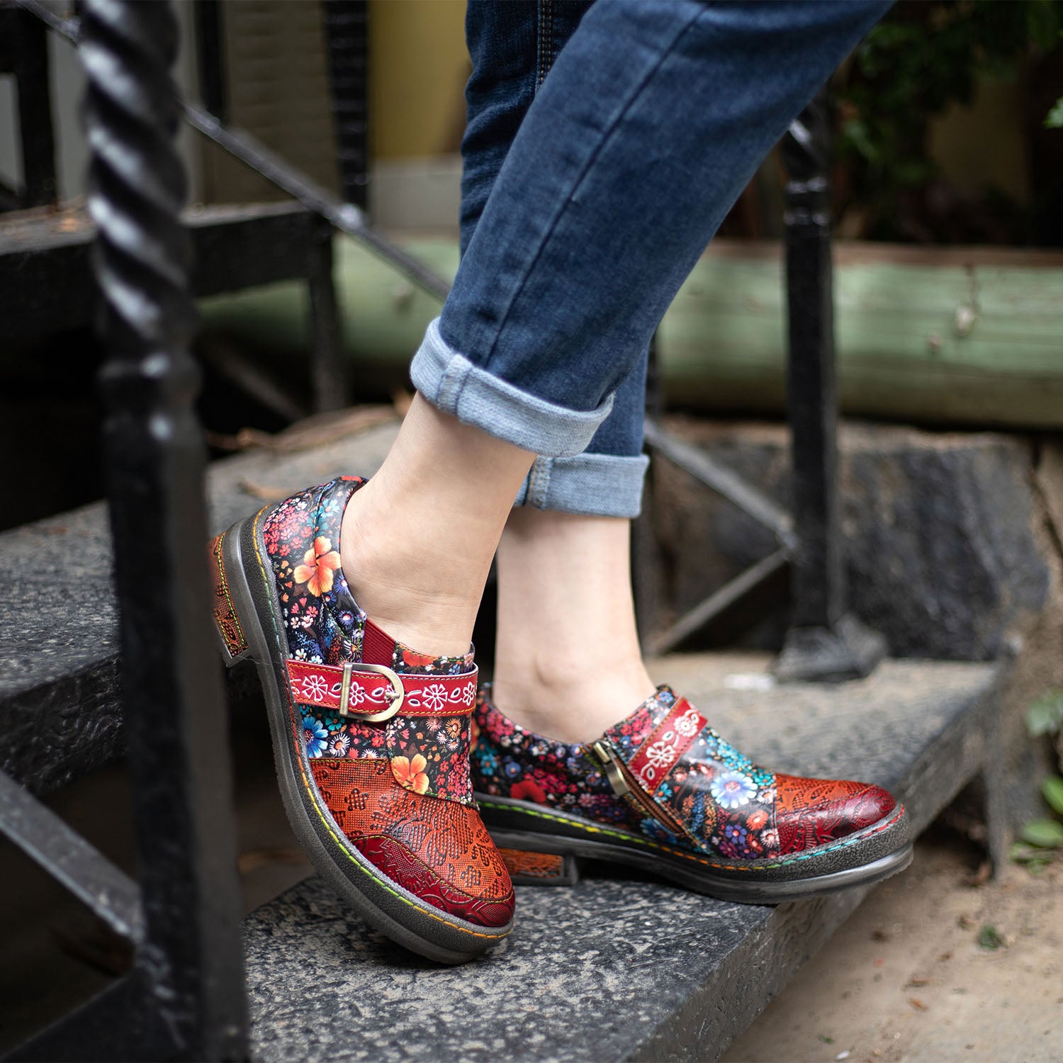 Handmade Leather Round Toe Printed Flat Shoes