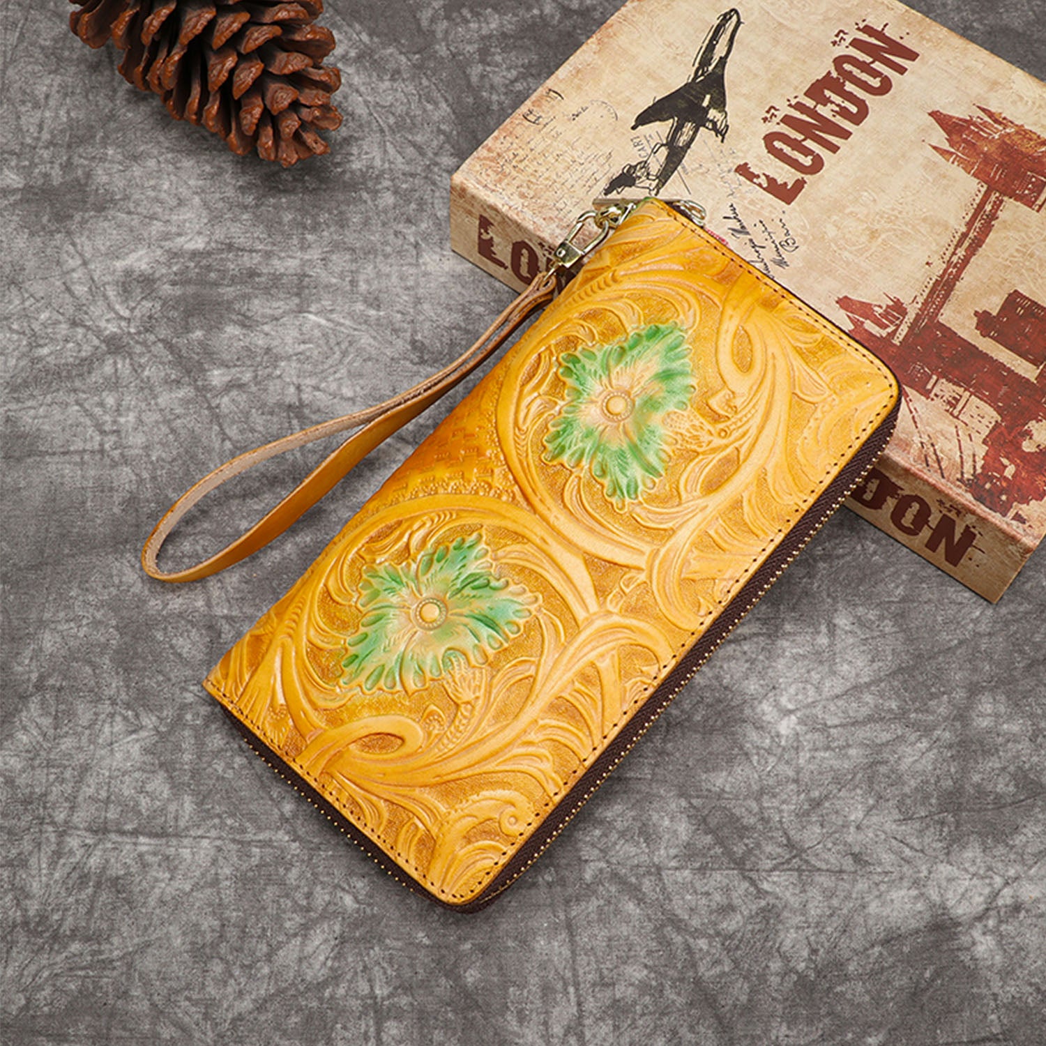 Retro Embossing Handmade Flower Pattern Wallet